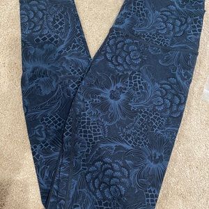 Lululemon yoga pants